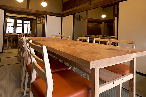 おかだ紅雪庭 贅を尽くした建築設計とこだわりぬいた料理